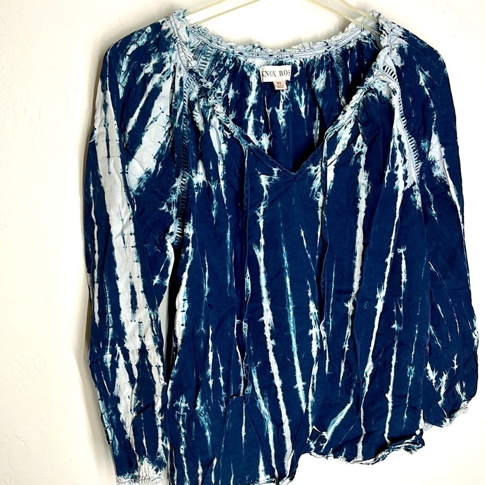 Knox Rose tye dye top size XL, has a small hole. Price is firm.